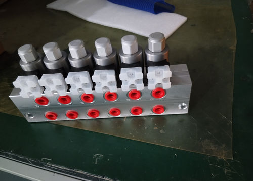 Latest company case about valve manifolds export to Peru